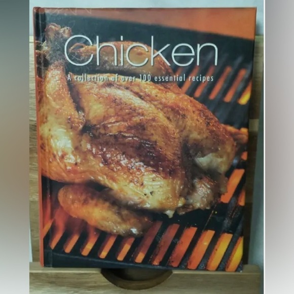 EUC 2010 Hard Back Cookbook - A Collection Of Over 100 Essential Chicken Recipes - Picture 1 of 6